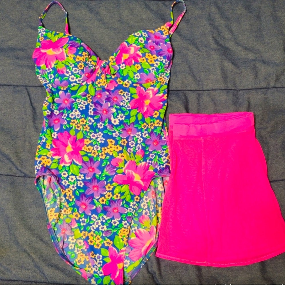 Vintage 1990s Maillot Batten Body I.D Floral Pinup One Piece Swim